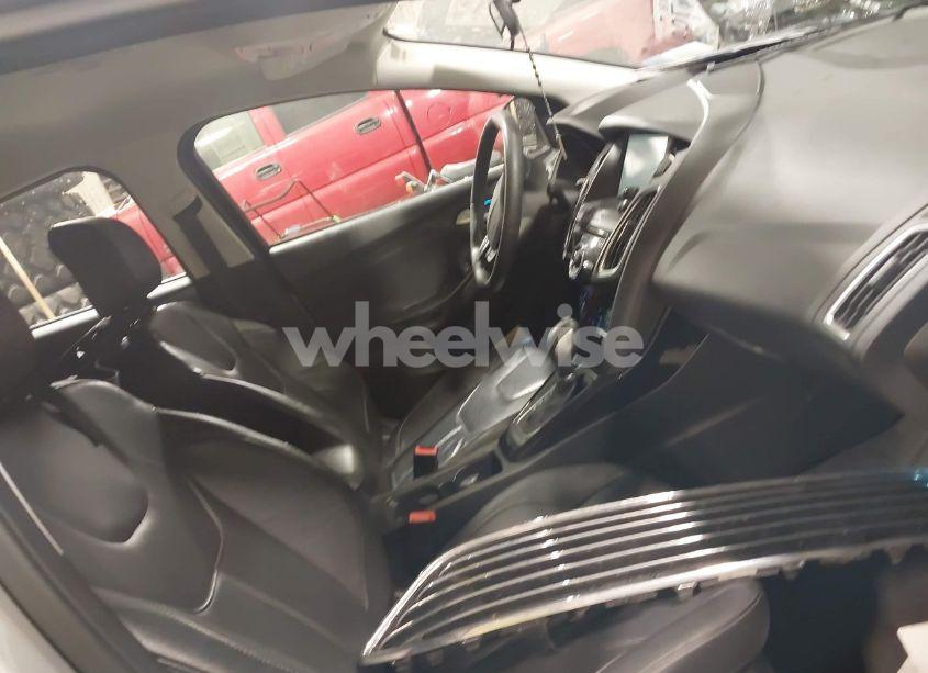 Photo 5 of 2015 Ford Focus TITANIUM (VIN 1FADP3N27FL328473)