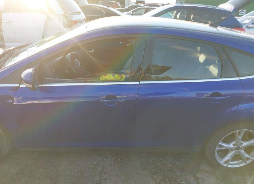 Photo 15 of 2015 Ford Focus TITANIUM (VIN 1FADP3N27FL365989)