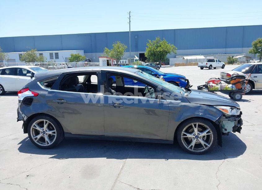 Photo 14 of 2015 Ford Focus TITANIUM (VIN 1FADP3N27FL380525)