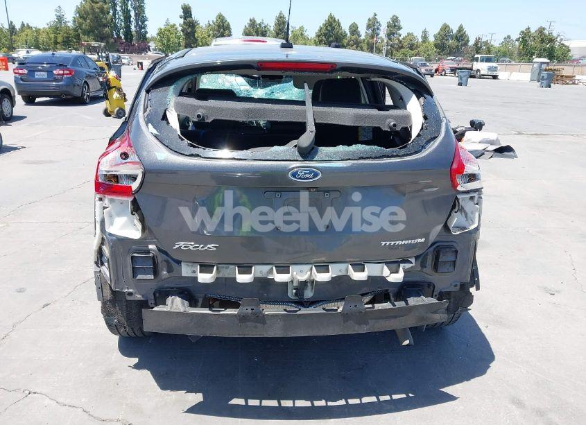 Photo 17 of 2015 Ford Focus TITANIUM (VIN 1FADP3N27FL380525)