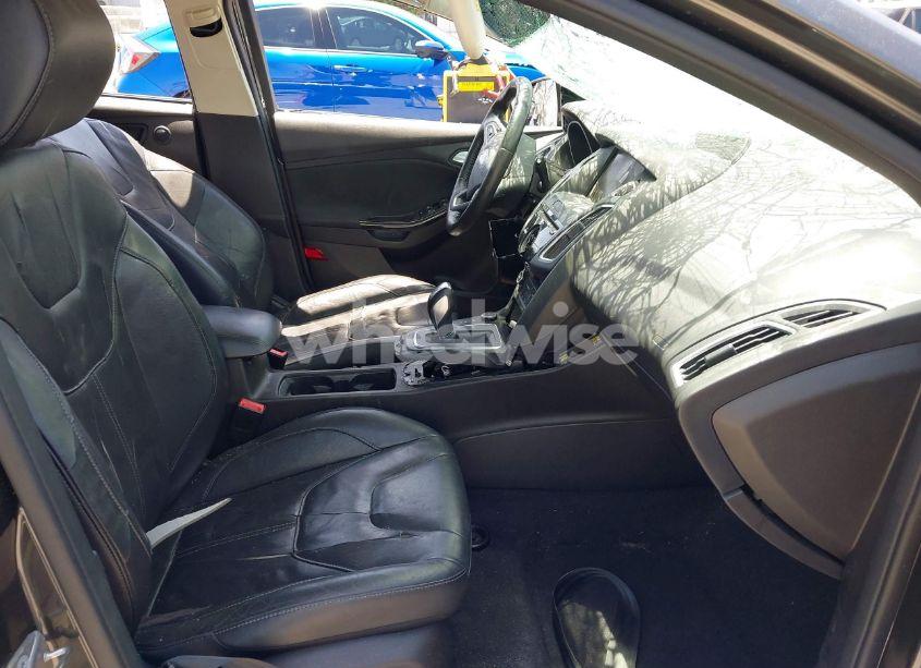 Photo 5 of 2015 Ford Focus TITANIUM (VIN 1FADP3N27FL380525)