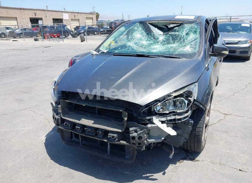 Photo 6 of 2015 Ford Focus TITANIUM (VIN 1FADP3N27FL380525)