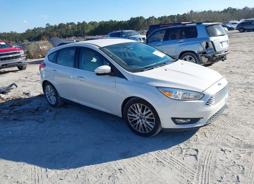 2016 Ford Focus TITANIUM (VIN 1FADP3N27GL295315) main photo