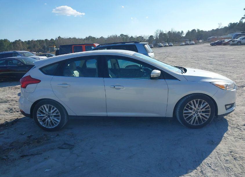Photo 13 of 2016 Ford Focus TITANIUM (VIN 1FADP3N27GL295315)