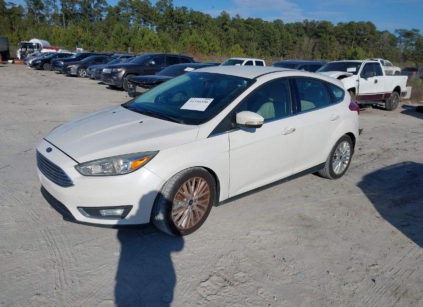 Photo 2 of 2016 Ford Focus TITANIUM (VIN 1FADP3N27GL295315)