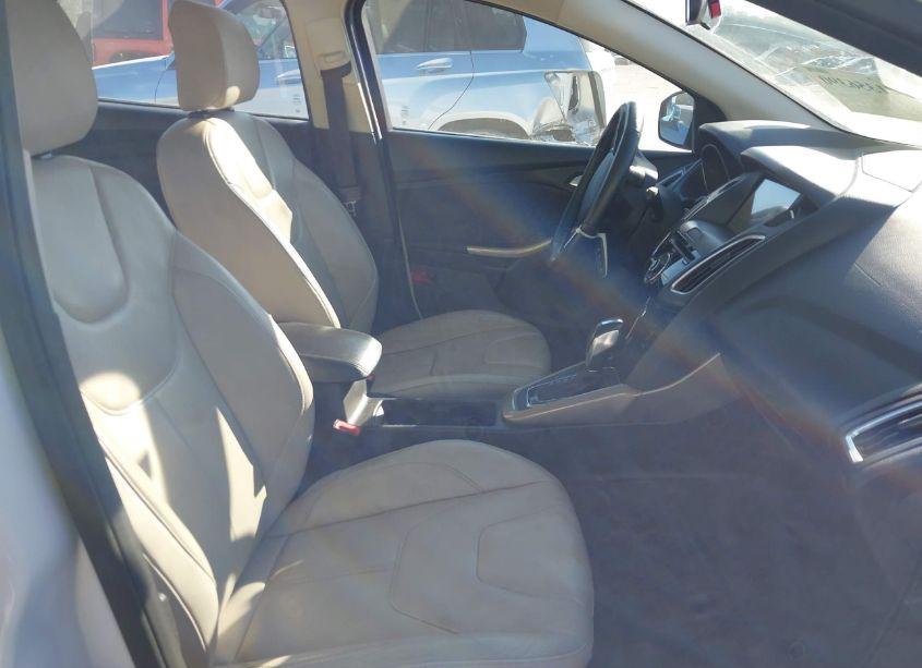 Photo 5 of 2016 Ford Focus TITANIUM (VIN 1FADP3N27GL295315)