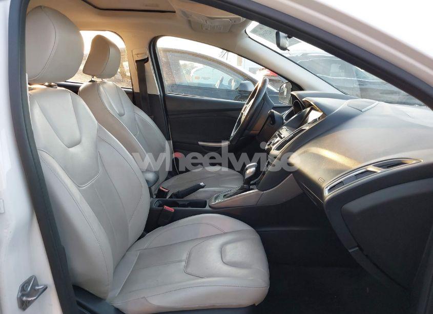 Photo 5 of 2018 Ford Focus TITANIUM (VIN 1FADP3N27JL314355)