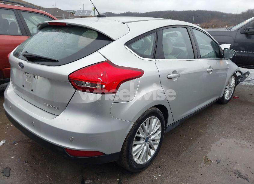 Photo 4 of 2018 Ford Focus TITANIUM (VIN 1FADP3N27JL316865)
