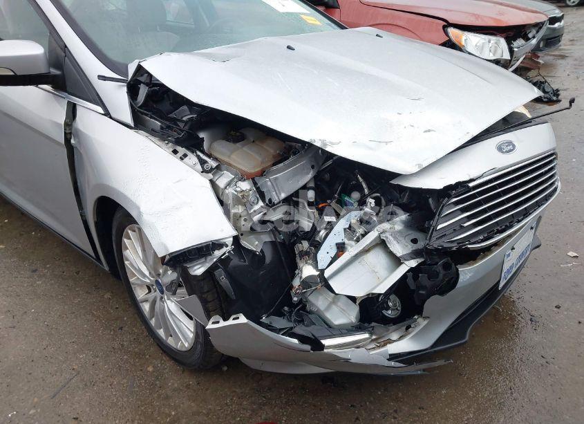 Photo 6 of 2018 Ford Focus TITANIUM (VIN 1FADP3N27JL316865)