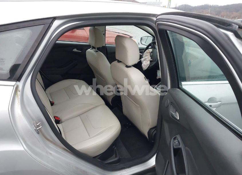 Photo 8 of 2018 Ford Focus TITANIUM (VIN 1FADP3N27JL316865)