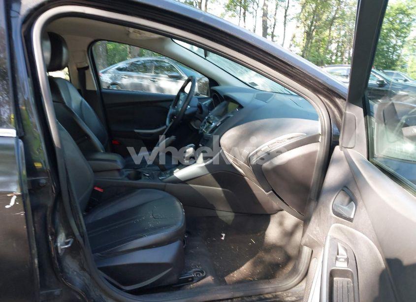 Photo 5 of 2014 Ford Focus TITANIUM (VIN 1FADP3N28EL166187)