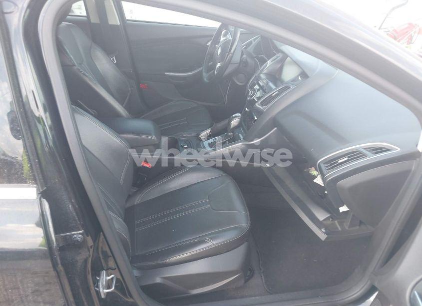 Photo 5 of 2014 Ford Focus TITANIUM (VIN 1FADP3N28EL208034)