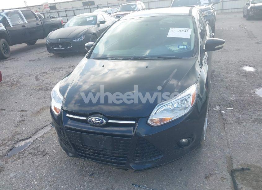 Photo 6 of 2014 Ford Focus TITANIUM (VIN 1FADP3N28EL208034)