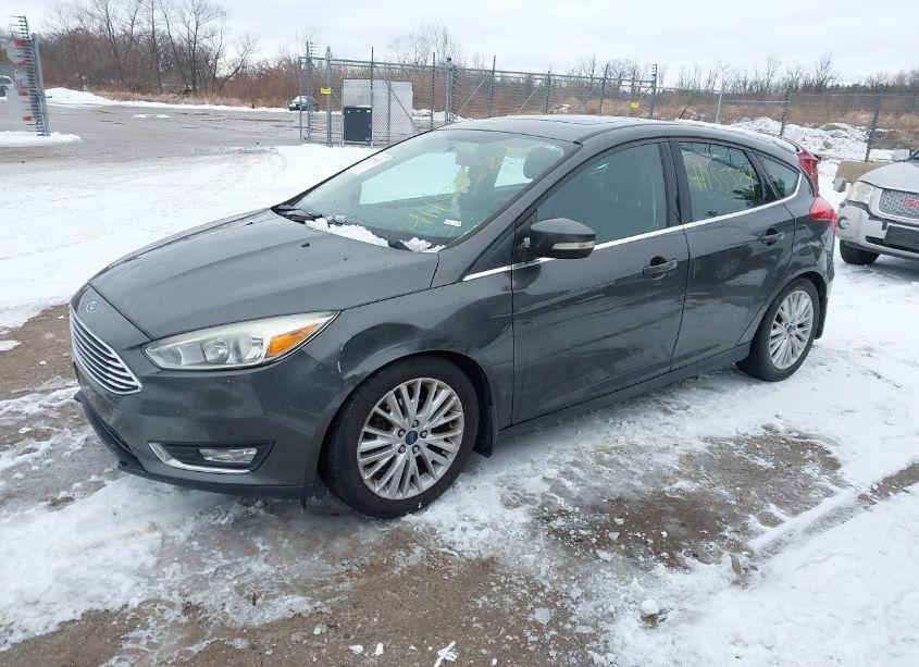 Photo 2 of 2015 Ford Focus TITANIUM (VIN 1FADP3N28FL298917)