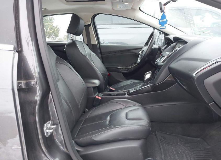 Photo 5 of 2015 Ford Focus TITANIUM (VIN 1FADP3N28FL298917)