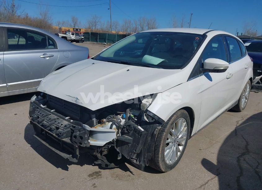 Photo 2 of 2016 Ford Focus TITANIUM (VIN 1FADP3N28GL295307)