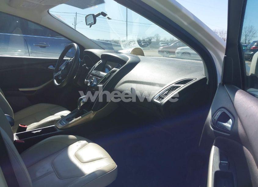 Photo 5 of 2016 Ford Focus TITANIUM (VIN 1FADP3N28GL295307)