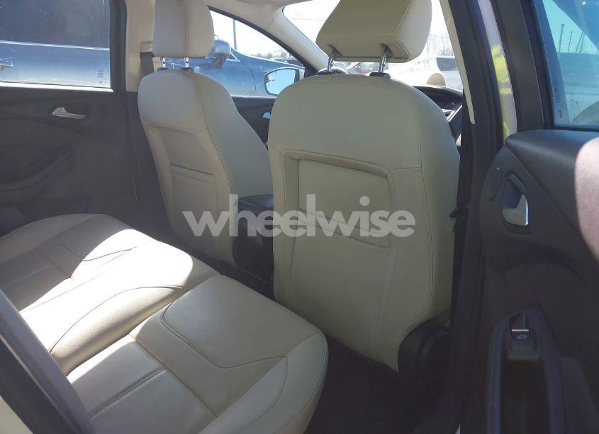 Photo 8 of 2016 Ford Focus TITANIUM (VIN 1FADP3N28GL295307)