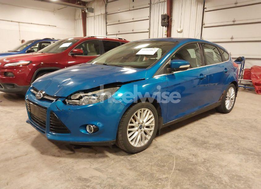 Photo 2 of 2013 Ford Focus TITANIUM (VIN 1FADP3N29DL143144)