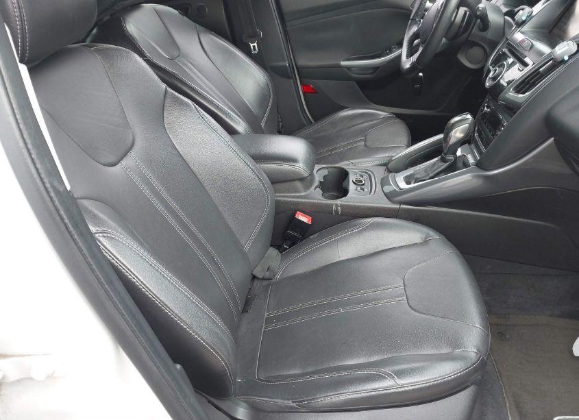 Photo 5 of 2013 Ford Focus TITANIUM (VIN 1FADP3N29DL160512)