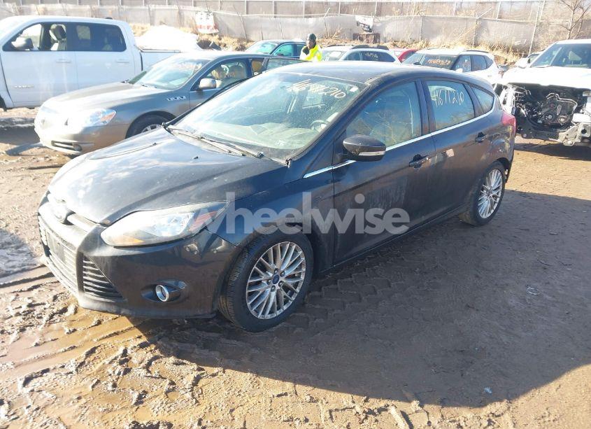 Photo 2 of 2014 Ford Focus TITANIUM (VIN 1FADP3N29EL197934)