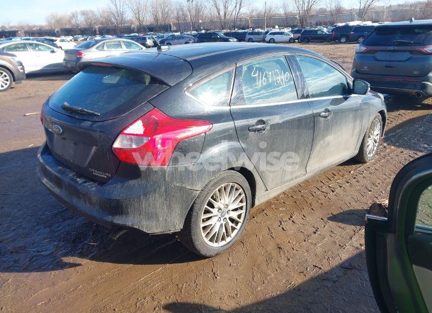 Photo 4 of 2014 Ford Focus TITANIUM (VIN 1FADP3N29EL197934)