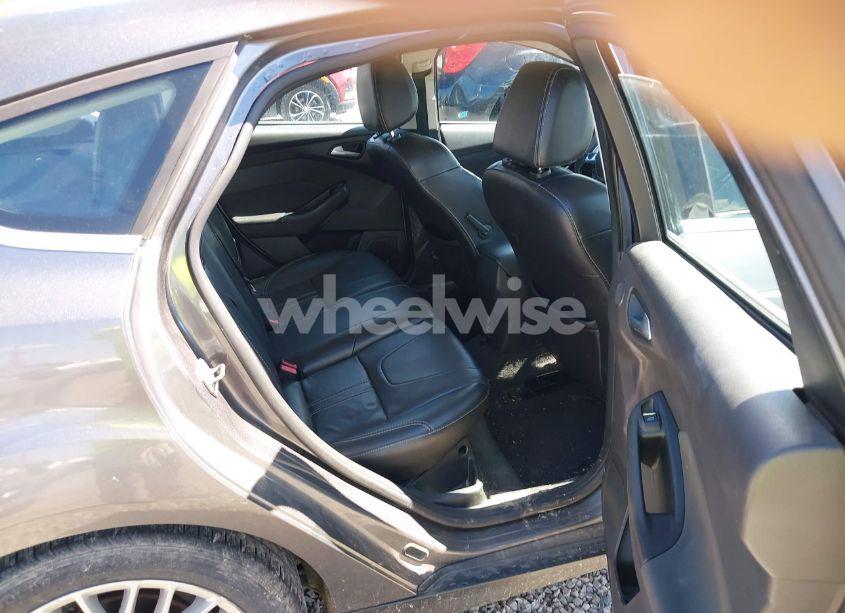 Photo 8 of 2014 Ford Focus TITANIUM (VIN 1FADP3N29EL342132)