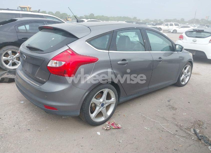 Photo 4 of 2014 Ford Focus TITANIUM (VIN 1FADP3N29EL382128)