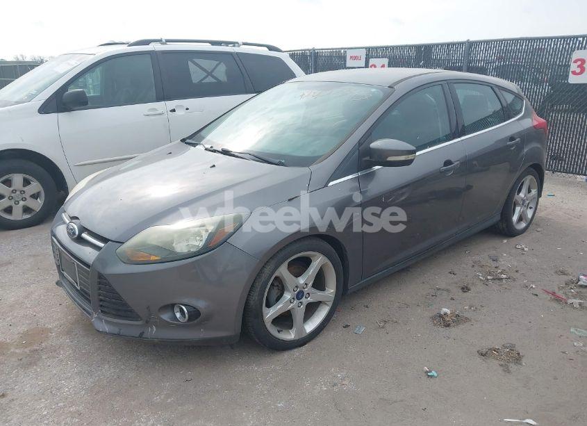Photo 6 of 2014 Ford Focus TITANIUM (VIN 1FADP3N29EL382128)