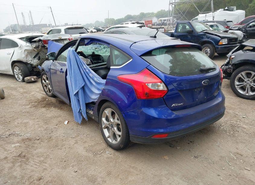 Photo 3 of 2014 Ford Focus TITANIUM (VIN 1FADP3N29EL422952)