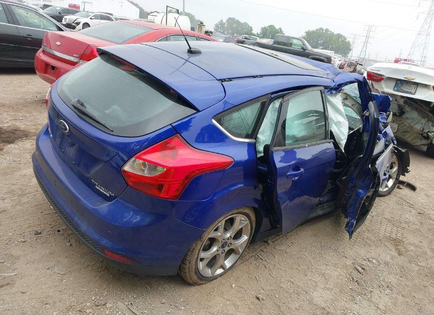 Photo 4 of 2014 Ford Focus TITANIUM (VIN 1FADP3N29EL422952)
