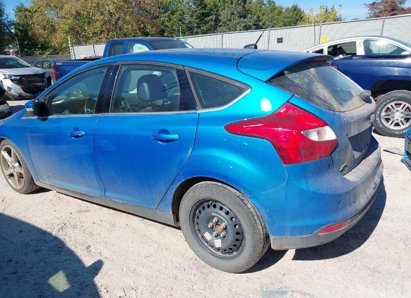 Photo 3 of 2014 Ford Focus TITANIUM (VIN 1FADP3N29EL423146)