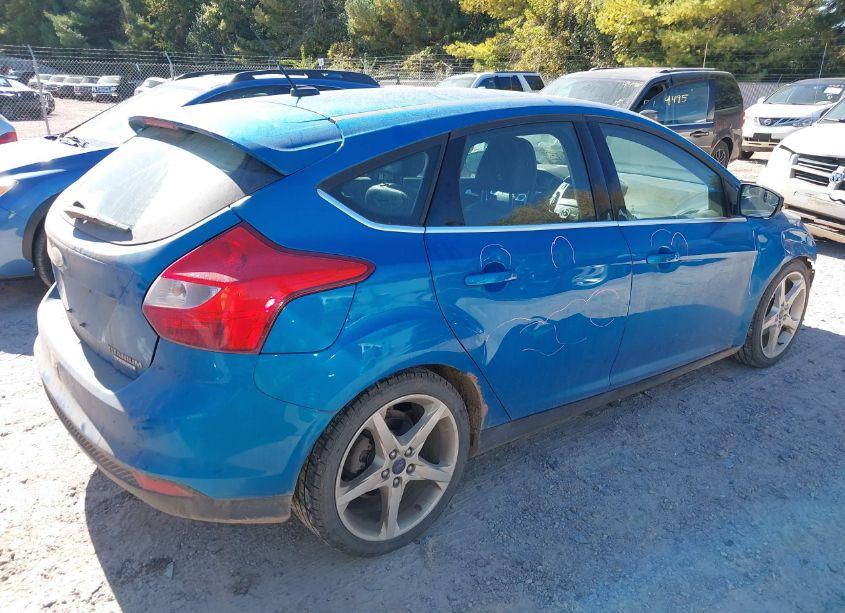 Photo 4 of 2014 Ford Focus TITANIUM (VIN 1FADP3N29EL423146)