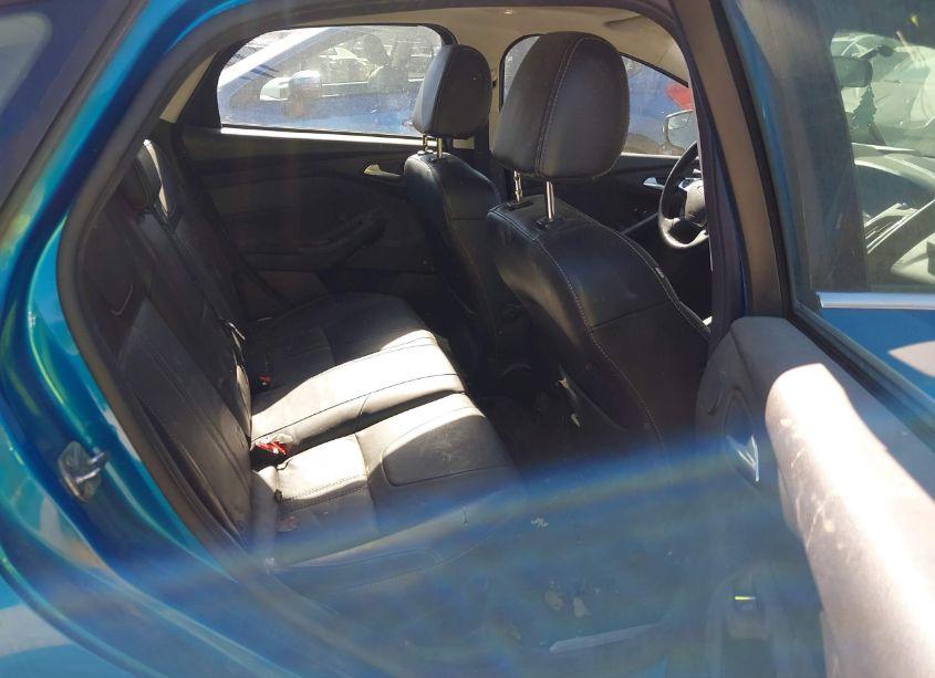 Photo 8 of 2014 Ford Focus TITANIUM (VIN 1FADP3N29EL423146)