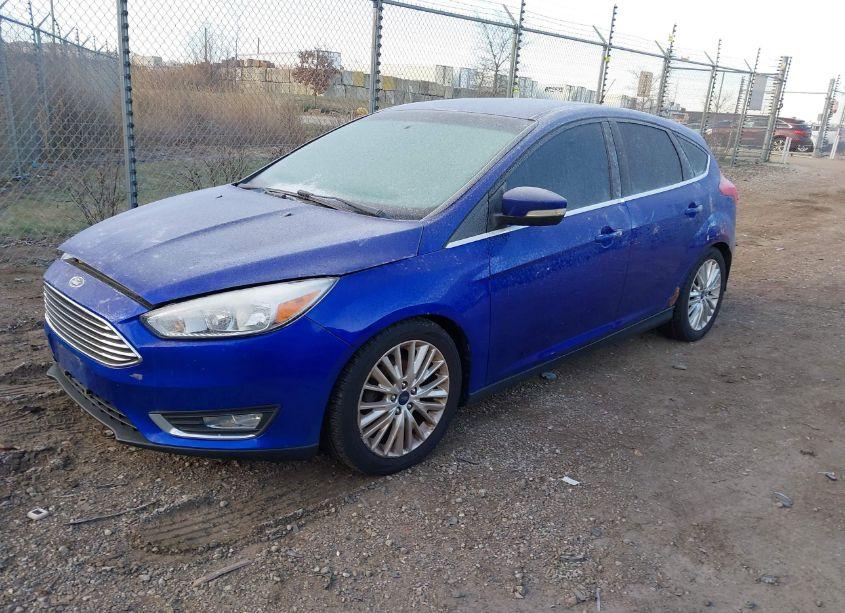 Photo 2 of 2015 Ford Focus TITANIUM (VIN 1FADP3N29FL239939)