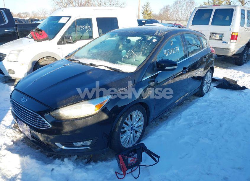 Photo 2 of 2015 Ford Focus TITANIUM (VIN 1FADP3N29FL373723)