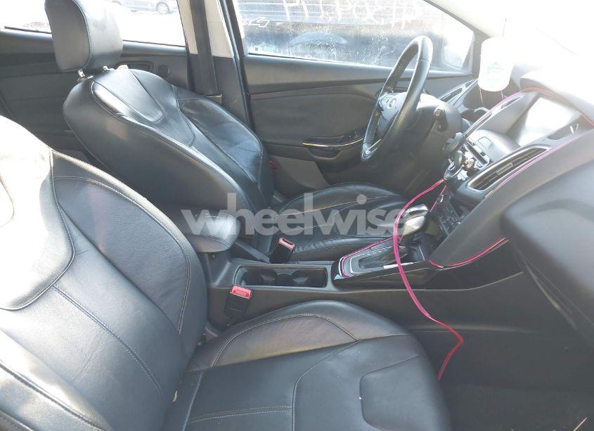 Photo 5 of 2015 Ford Focus TITANIUM (VIN 1FADP3N29FL373723)