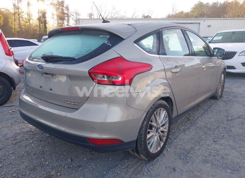 Photo 4 of 2015 Ford Focus TITANIUM (VIN 1FADP3N29FL381904)