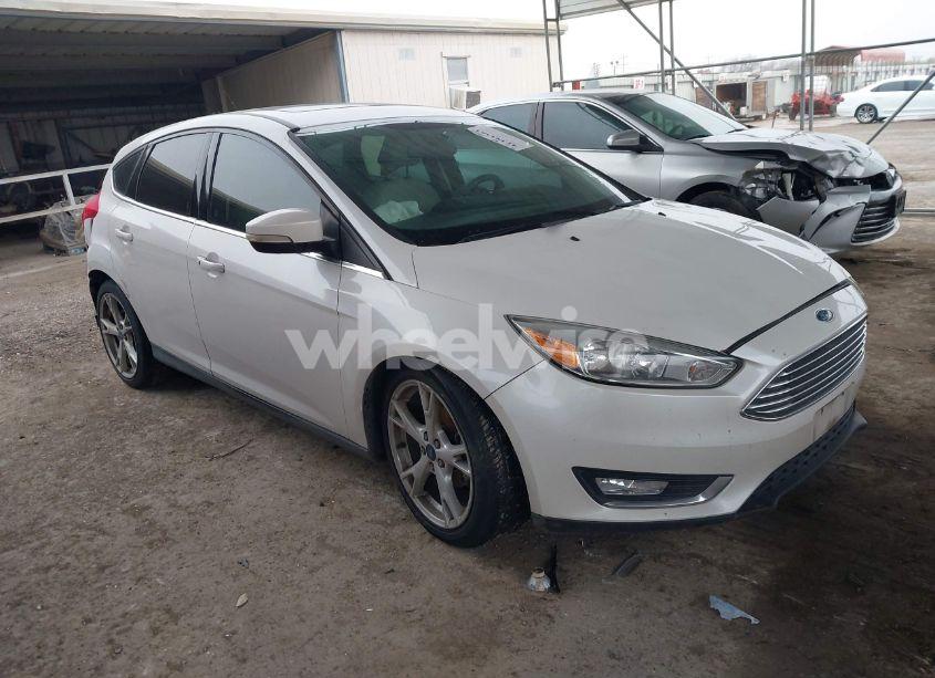 2016 Ford Focus TITANIUM (VIN 1FADP3N29GL388546) main photo
