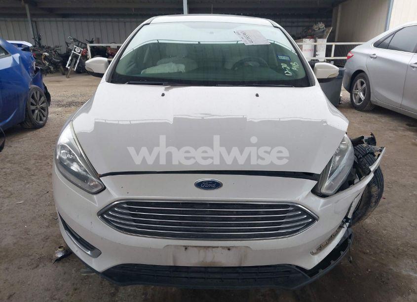 Photo 12 of 2016 Ford Focus TITANIUM (VIN 1FADP3N29GL388546)