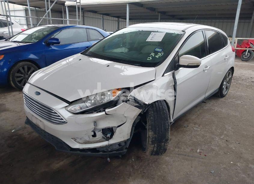 Photo 2 of 2016 Ford Focus TITANIUM (VIN 1FADP3N29GL388546)