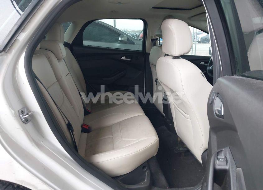 Photo 8 of 2016 Ford Focus TITANIUM (VIN 1FADP3N29GL388546)