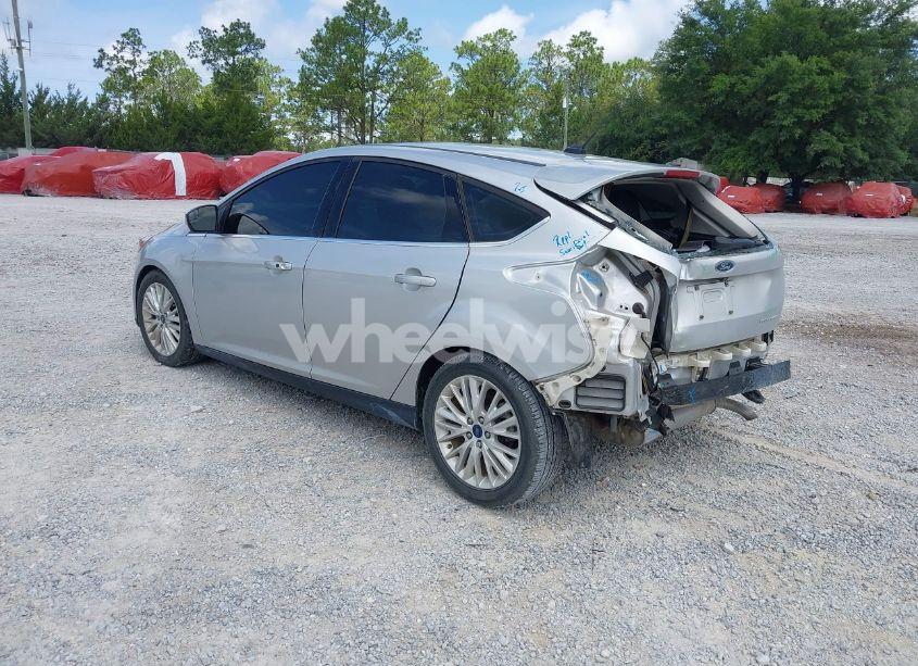 Photo 3 of 2018 Ford Focus TITANIUM (VIN 1FADP3N29JL232336)