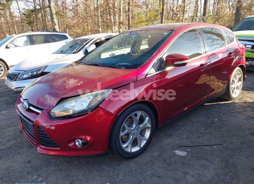 Photo 2 of 2013 Ford Focus TITANIUM (VIN 1FADP3N2XDL104465)