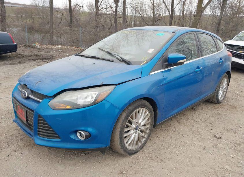 Photo 2 of 2013 Ford Focus TITANIUM (VIN 1FADP3N2XDL143685)
