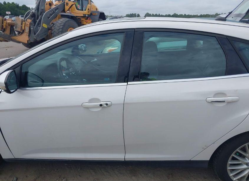 Photo 15 of 2013 Ford Focus TITANIUM (VIN 1FADP3N2XDL206932)