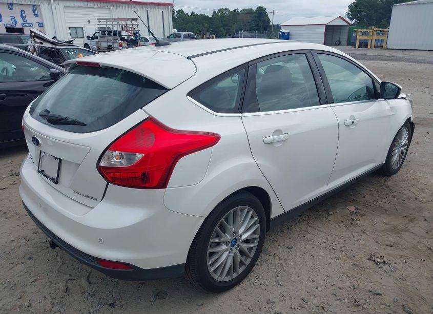 Photo 4 of 2013 Ford Focus TITANIUM (VIN 1FADP3N2XDL206932)