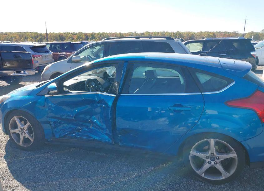 Photo 14 of 2014 Ford Focus TITANIUM (VIN 1FADP3N2XEL134695)