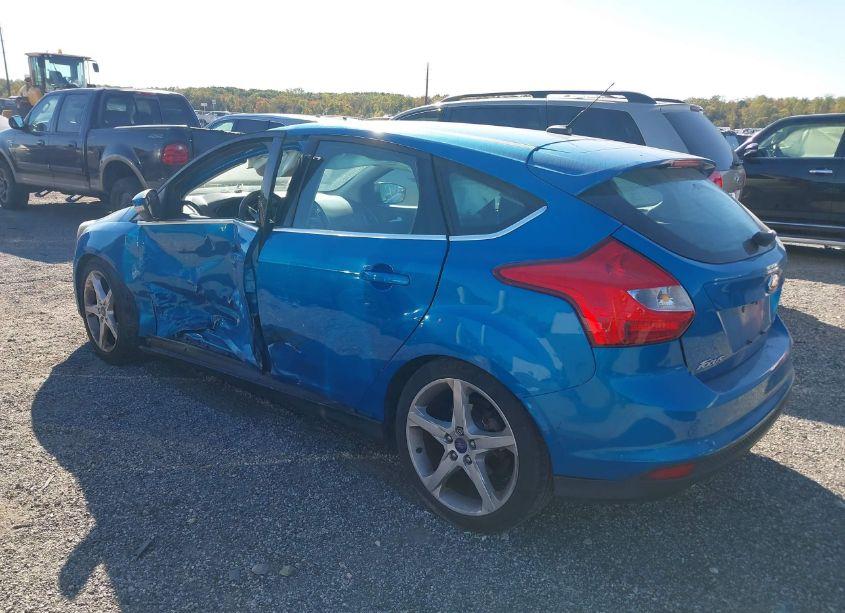 Photo 3 of 2014 Ford Focus TITANIUM (VIN 1FADP3N2XEL134695)