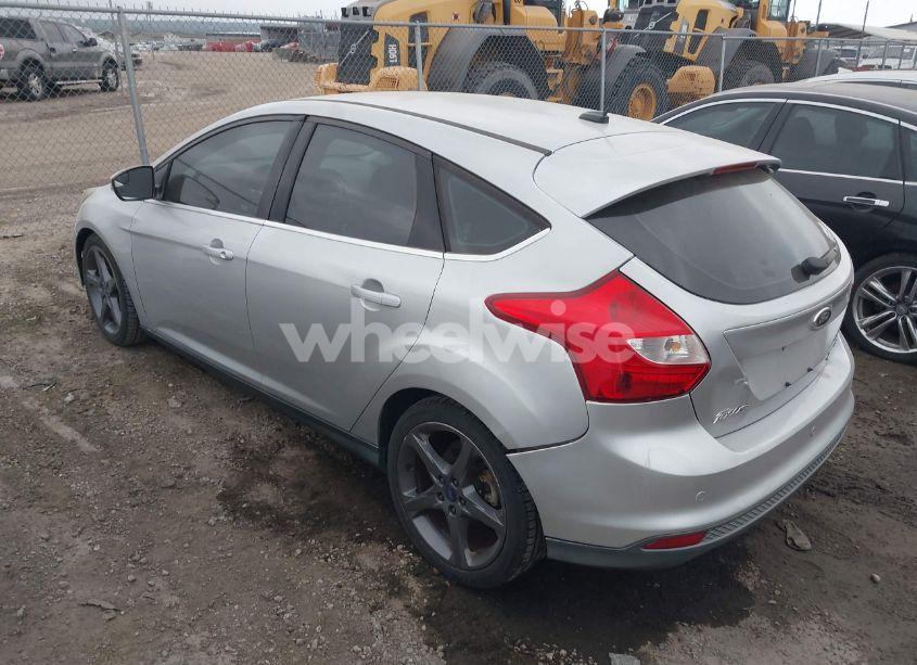 Photo 3 of 2014 Ford Focus TITANIUM (VIN 1FADP3N2XEL276058)